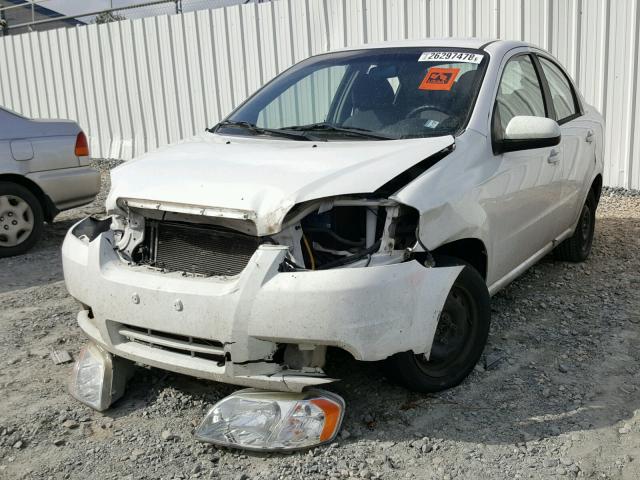 KL1TD5DE8BB237466 - 2011 CHEVROLET AVEO LS WHITE photo 2