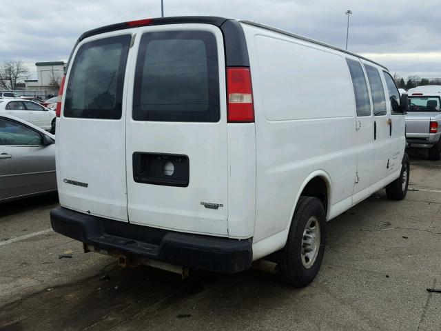 1GCHG39K381167107 - 2008 CHEVROLET EXPRESS G3 WHITE photo 4