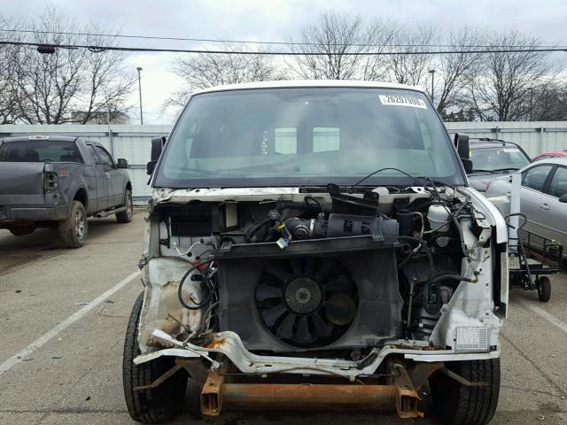 1GCHG39K381167107 - 2008 CHEVROLET EXPRESS G3 WHITE photo 9