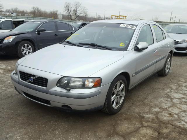 YV1RS61R812032499 - 2001 VOLVO S60 GRAY photo 2