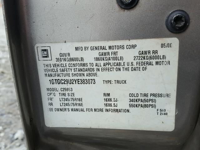 1GTGC29U2YE383073 - 2000 GMC NEW SIERRA SILVER photo 10