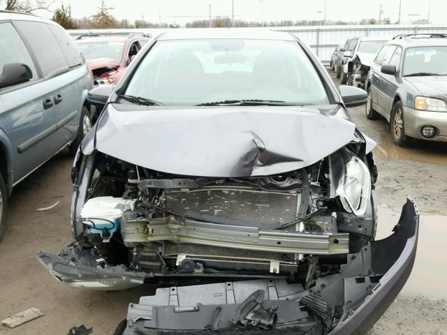 3HGGK5G56FM726833 - 2015 HONDA FIT LX رمادي صورة 9