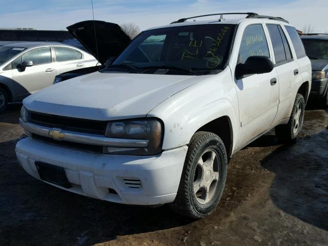 1GNDT13S372187297 - 2007 CHEVROLET TRAILBLAZE WHITE photo 2