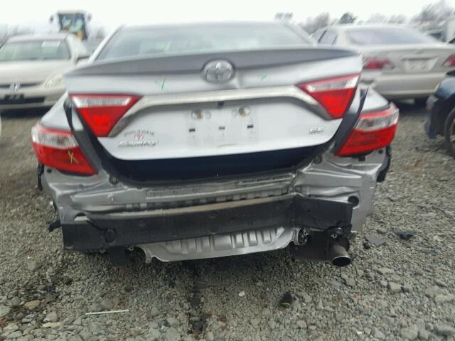 4T1BF1FK0GU144636 - 2016 TOYOTA CAMRY LE SILVER photo 9