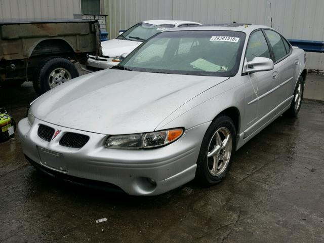 1G2WP52K82F268848 - 2002 PONTIAC GRAND PRIX SILVER photo 2