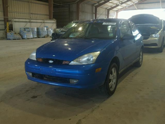 3FAFP31351R184455 - 2001 FORD FOCUS ZX3 BLUE photo 2