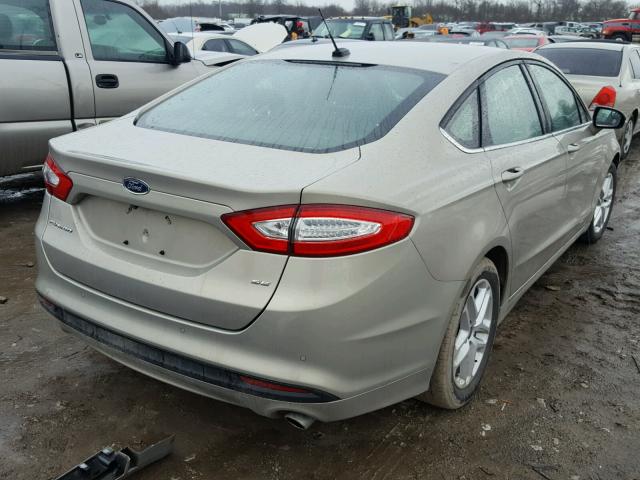 3FA6P0H72FR139603 - 2015 FORD FUSION SE BEIGE photo 4