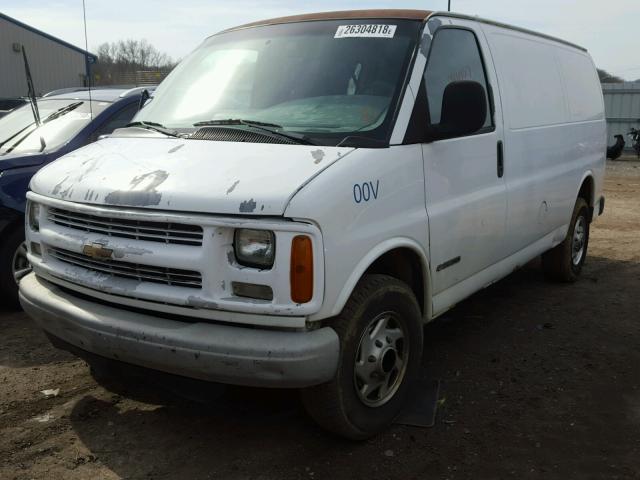 1GCGG25R5Y1193359 - 2000 CHEVROLET EXPRESS G2 WHITE photo 2