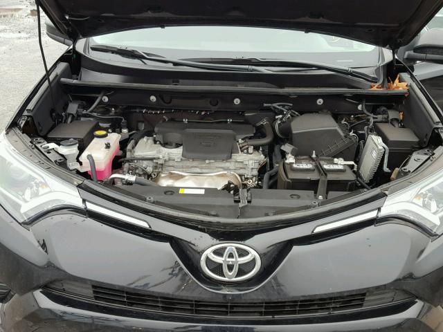 2T3BFREV9GW495093 - 2016 TOYOTA RAV4 LE BLACK photo 7