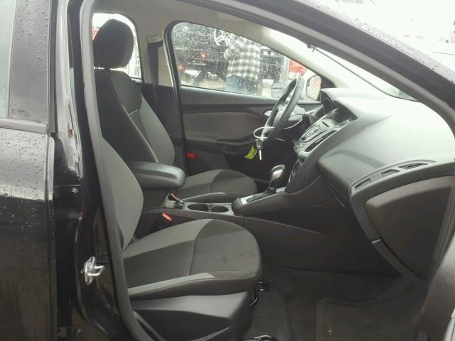 1FADP3K27EL182322 - 2014 FORD FOCUS SE BLACK photo 5