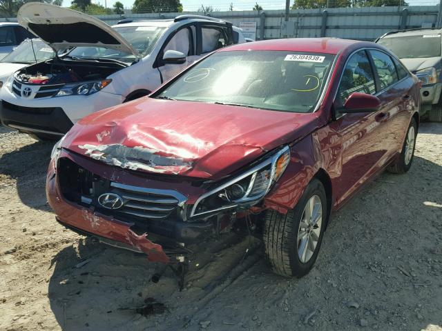 5NPE24AF7FH246596 - 2015 HYUNDAI SONATA SE RED photo 2