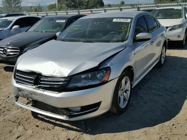 1VWAS7A39FC104779 - 2015 VOLKSWAGEN PASSAT S SILVER photo 2