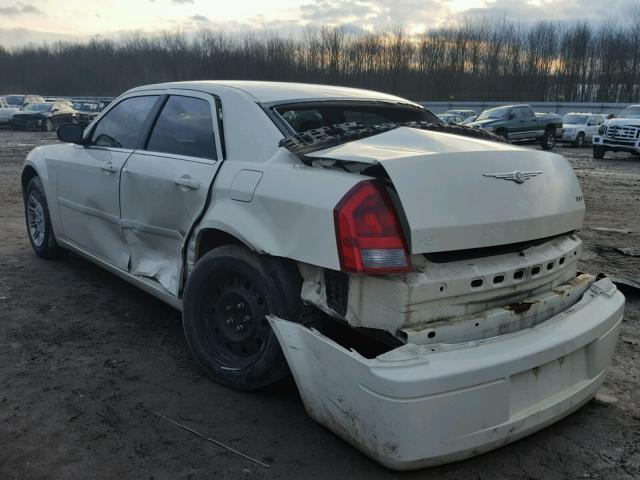 2C3JA43R05H135344 - 2005 CHRYSLER 300 WHITE photo 3