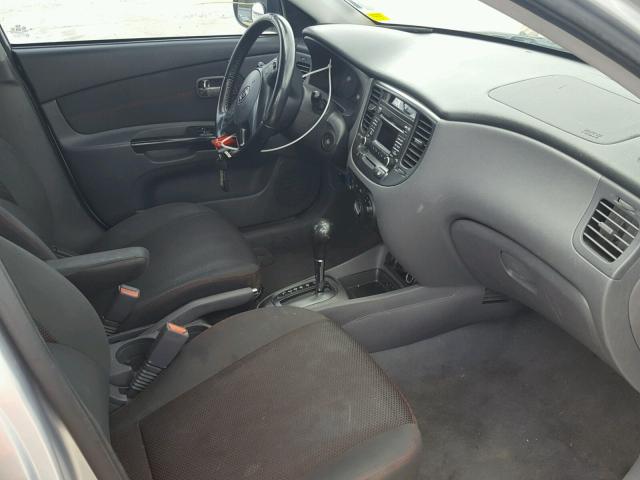 KNADH5A30A6652287 - 2010 KIA RIO LX SILVER photo 5