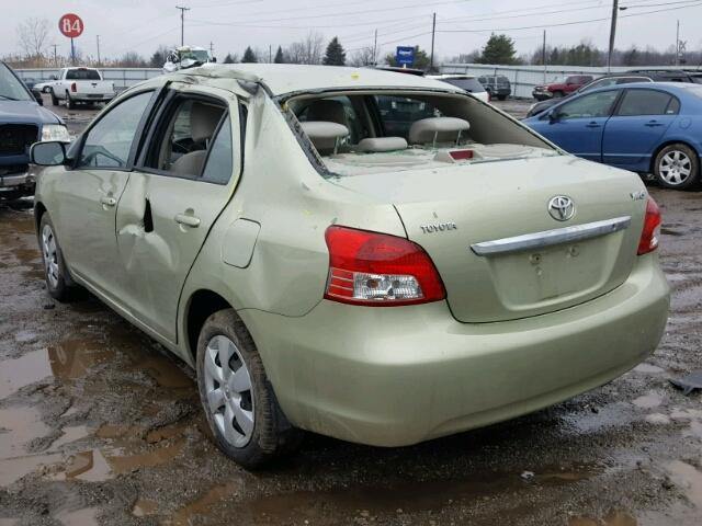 JTDBT923771033819 - 2007 TOYOTA YARIS GREEN photo 3