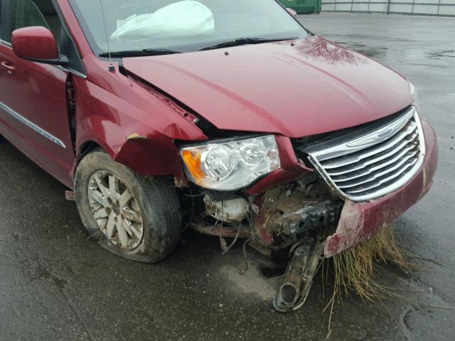 2C4RC1BG9FR739770 - 2015 CHRYSLER TOWN & COU BURGUNDY photo 9