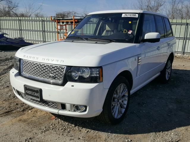 SALMP1E44CA365383 - 2012 LAND ROVER RANGE ROVE WHITE photo 2