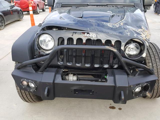 1C4HJWFG4FL700375 - 2015 JEEP WRANGLER U BLACK photo 9
