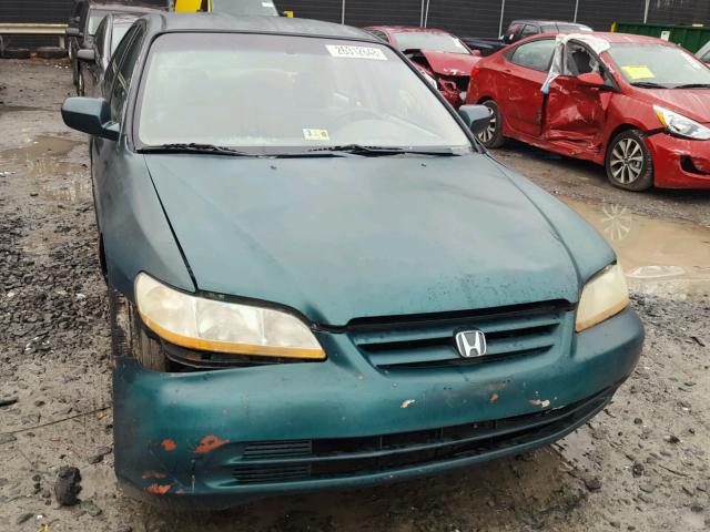 1HGCG56442A108071 - 2002 HONDA ACCORD LX GREEN photo 9