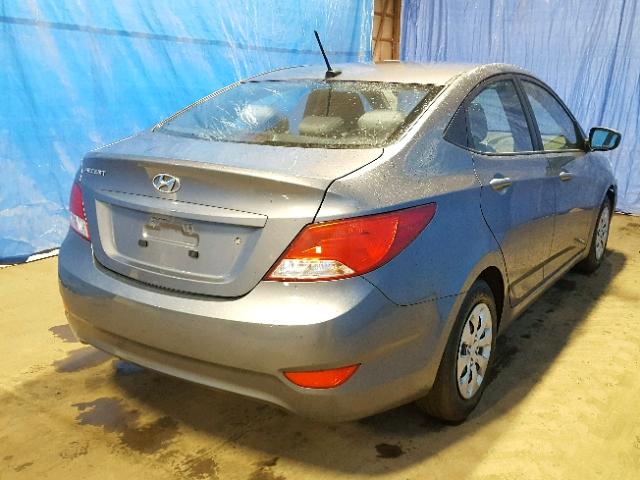 KMHCT4AE0HU187696 - 2017 HYUNDAI ACCENT SE GRAY photo 4