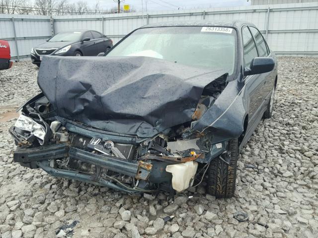 1HGCG56411A002241 - 2001 HONDA ACCORD LX GREEN photo 2