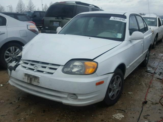 KMHCG45C65U654368 - 2005 HYUNDAI ACCENT GL WHITE photo 2