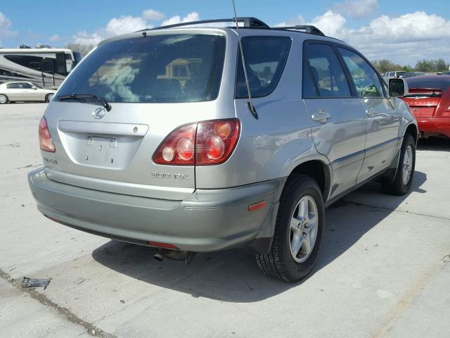 JT6HF10U4Y0122633 - 2000 LEXUS RX 300 SILVER photo 4