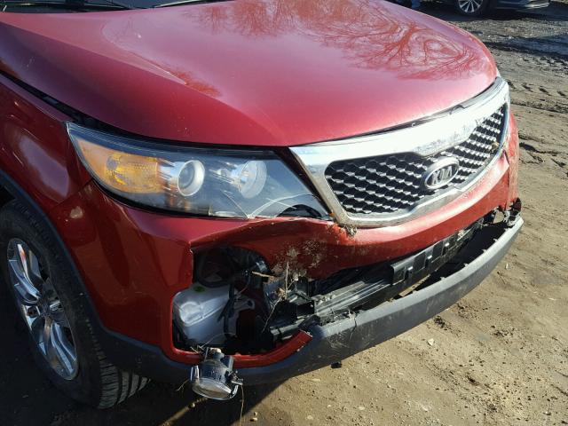 5XYKUDA24BG040504 - 2011 KIA SORENTO EX RED photo 9