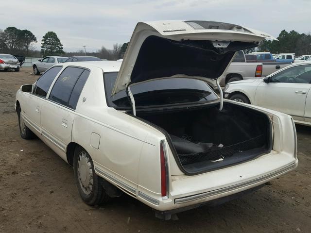 1G6KD54YXWU747085 - 1998 CADILLAC DEVILLE WHITE photo 3