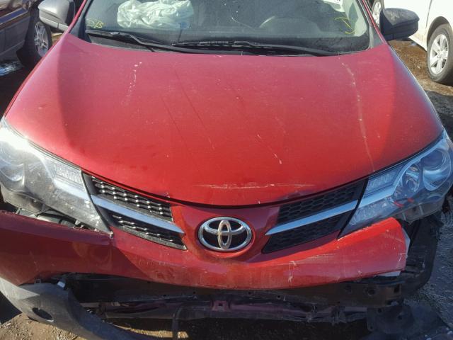 JTMZFREV8FD043565 - 2015 TOYOTA RAV4 LE RED photo 7