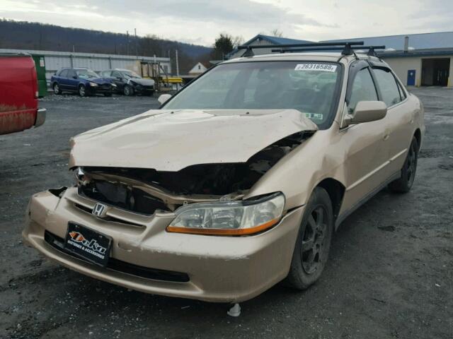 1HGCG669XYA086345 - 2000 HONDA ACCORD SE GOLD photo 2