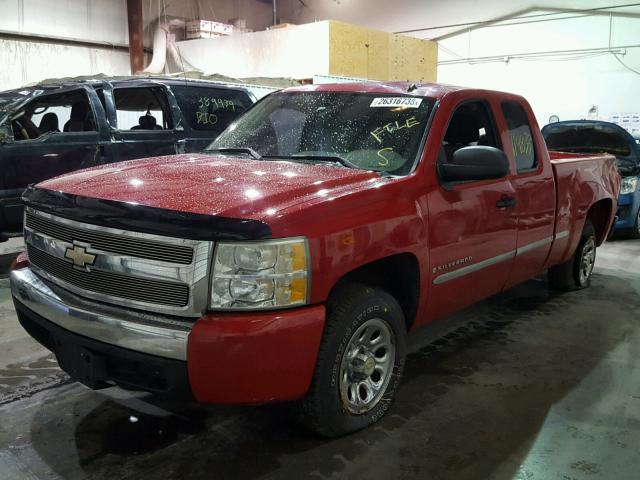 1GCEC19CX7Z506747 - 2007 CHEVROLET SILVERADO RED photo 2