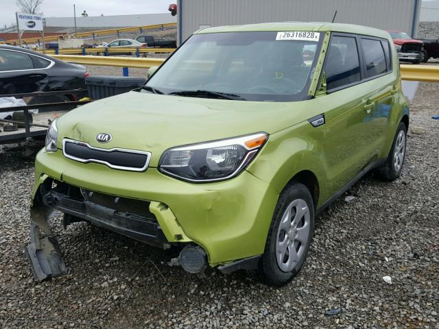 KNDJN2A20F7814389 - 2015 KIA SOUL GREEN photo 2