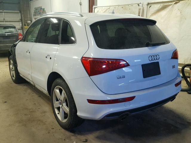 WA1DKAFP4CA025563 - 2012 AUDI Q5 PREMIUM WHITE photo 3