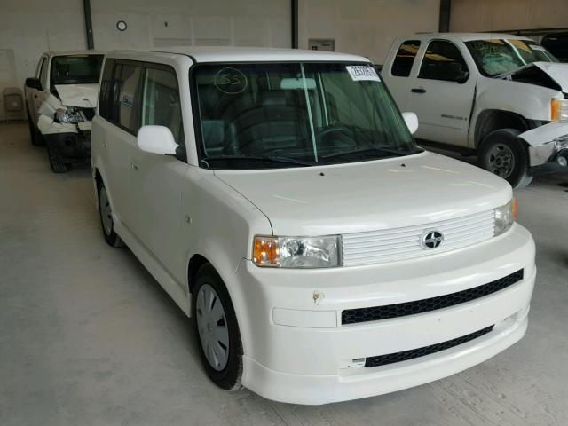 JTLKT324864045937 - 2006 TOYOTA SCION XB WHITE photo 1