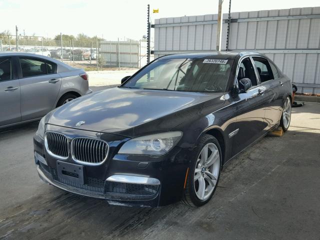 WBAKB8C54ACY63907 - 2010 BMW 750 LI Czarny zdjęcie 2