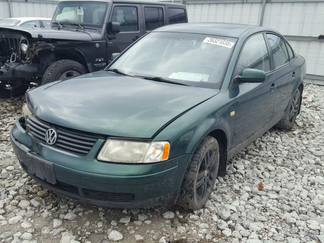 WVWPD63BXXE466857 - 1999 VOLKSWAGEN PASSAT GLX GREEN photo 2