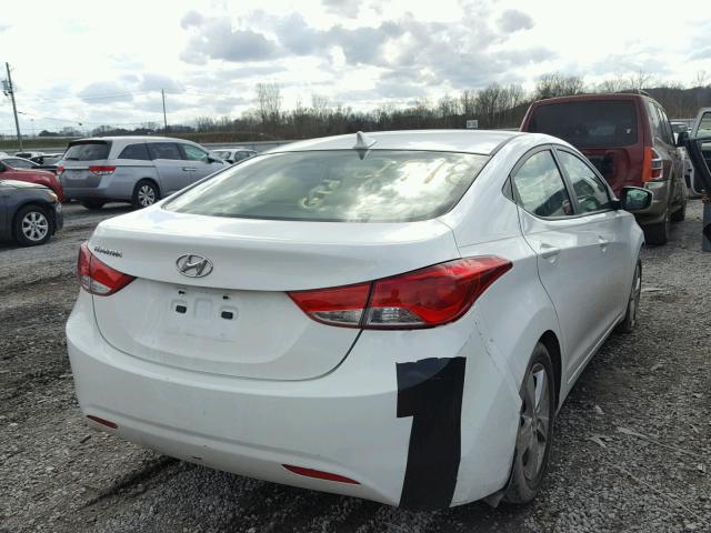 5NPDH4AE1DH153958 - 2013 HYUNDAI ELANTRA GL WHITE photo 4