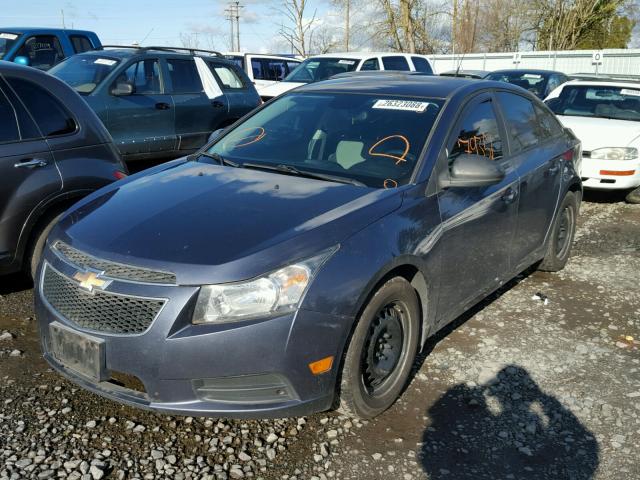 1G1PB5SH2E7325538 - 2014 CHEVROLET CRUZE LS BLUE photo 2