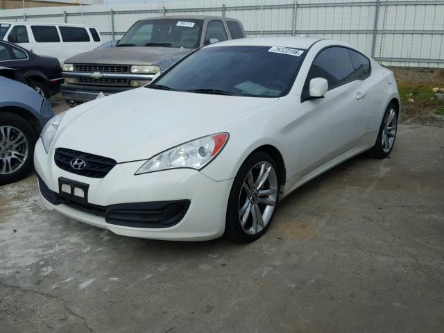 KMHHT6KD0AU038377 - 2010 HYUNDAI GENESIS CO WHITE photo 2