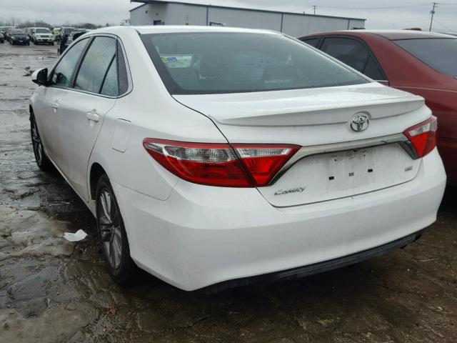 4T1BF1FK9GU178199 - 2016 TOYOTA CAMRY LE WHITE photo 3