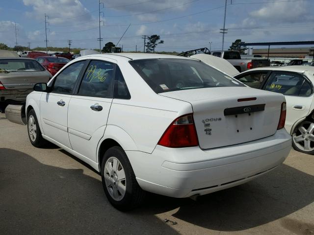 1FAFP34N67W109122 - 2007 FORD FOCUS ZX4 WHITE photo 3