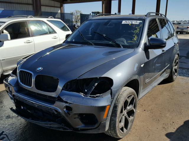 5UXZV4C55BL412552 - 2011 BMW X5 XDRIVE3 GRAY photo 2