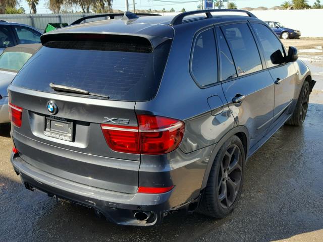 5UXZV4C55BL412552 - 2011 BMW X5 XDRIVE3 GRAY photo 4