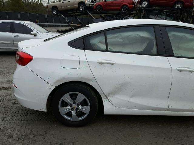 1G1BC5SM8H7210631 - 2017 CHEVROLET CRUZE LS WHITE photo 9