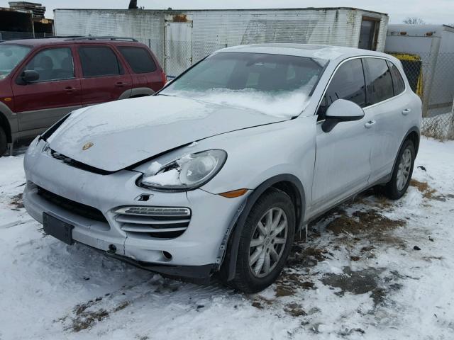 WP1AA2A21BLA04569 - 2011 PORSCHE CAYENNE SILVER photo 2