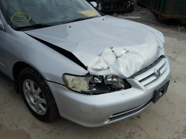 1HGCG56772A165472 - 2002 HONDA ACCORD SE SILVER photo 9