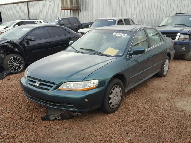 3HGCG66572G706560 - 2002 HONDA ACCORD LX GREEN photo 2