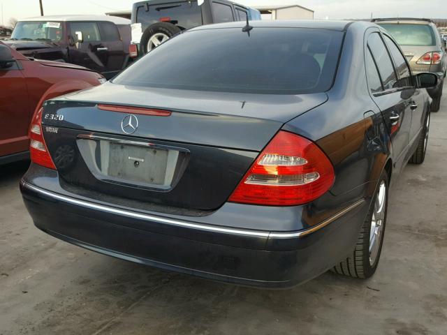 WDBUF65J33A120814 - 2003 MERCEDES-BENZ E 320 BLUE photo 4