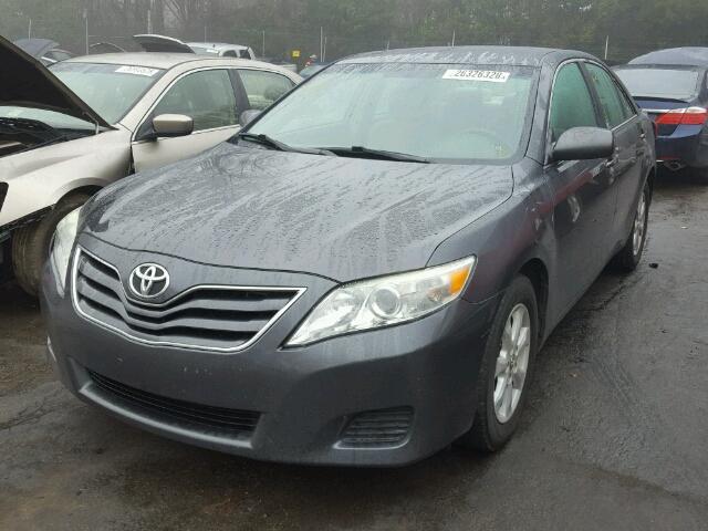 4T1BF3EK8BU223655 - 2011 TOYOTA CAMRY BASE GRAY photo 2